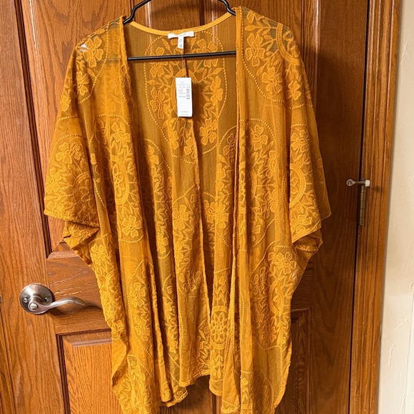 Maurices Sweaters - Golden Floral Kimono Cover Up NEW One Size Vibrant and Stylish!